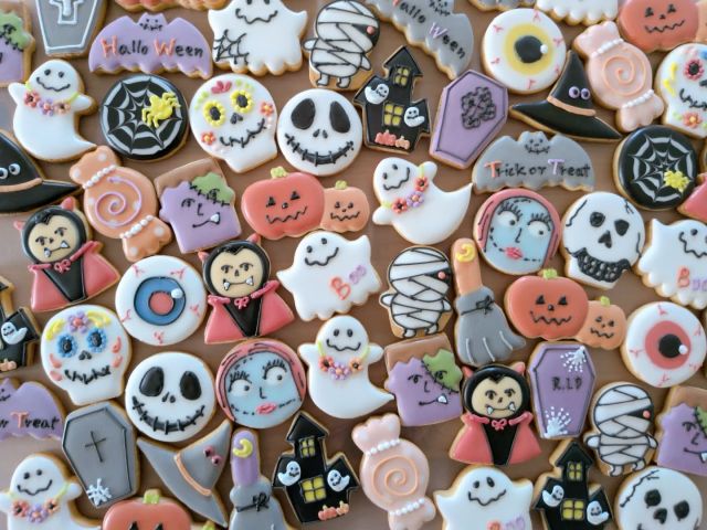 ガレさんに納品しました🎃
#ハロウィンクッキー

ハロウィンの販売はこの1回のみです🙏
組み合わせがほとんど違うので、好きなの見つけてください🥰

⁡𖤣𖥧𖥣𖡡𖥧𖤣
⁡⁡⁡
オールグルテンフリー⁡⁡
⁡天然色素・フードパウダーで色付け⁡

工房販売お休み中🙏
12月から再開予定✨
⁡⁡
⁡𖤣𖥧𖡼.𖤣𖥧
⁡⁡
⁡🌼🌼
#扶桑 #犬山 #江南 #小牧 #各務ヶ原 #天然色素アイシングクッキー #米粉クッキー #米粉アイシングクッキー 
#天然着色料  #手土産 #アイシングクッキー教室 
#アイシング #アイシングクッキー  #ロイヤルアイシング  #クッキー  #ノベルティ  #プチギフト #プレゼント 
#cokkie #icing #royalicing #icingcookies
#jolisfils⁡⁡⁡
⁡