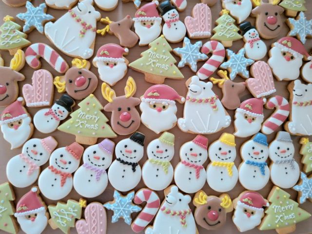 #クリスマスクッキー⁡
⁡#クリスマス⁡
⁡⁡
⁡週末にあるチャレンジショップに持っていきます🎅🏻⁡⁡⁡
⁡
⁡4月より販売をお休みしてました。⁡
⁡ひっさしぶりの販売でドキドキですが、よろしくお願いします😊
会いに来てくれると喜びます🤣🥰
⁡⁡
⁡⁡
✩.*˚⁡チャレンジショップ⁡✩.*˚
⁡12月6日(土)、7日(日)⁡⁡
⁡扶桑イオンスタバ前
⁡10:00-18:00⁡
⁡※私は6日(土)のみの出店になります🙏⁡
⁡⁡
⁡⁡
⁡
⁡𖤣𖥧𖥣𖡡𖥧𖤣
⁡⁡⁡
オールグルテンフリー⁡⁡
⁡天然色素・フードパウダーで色付け⁡

工房販売お休み中🙏
12月から再開予定✨⁡
⁡木曜金曜10:00-17:00
⁡⁡
⁡𖤣𖥧𖡼.𖤣𖥧
⁡⁡
⁡🌼🌼
#米粉アイシングクッキー