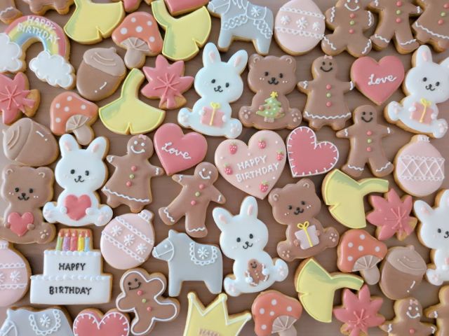 #クリスマスクッキー⁡
⁡#クリスマス⁡
⁡⁡
⁡週末にあるチャレンジショップに持っていきます🎅🏻⁡⁡⁡
⁡
⁡4月より販売をお休みしてました。⁡
⁡ひっさしぶりの販売でドキドキですが、よろしくお願いします😊
会いに来てくれると喜びます🤣🥰
⁡⁡
⁡⁡
✩.*˚⁡チャレンジショップ⁡✩.*˚
⁡12月6日(土)、7日(日)⁡⁡
⁡扶桑イオンスタバ前
⁡10:00-18:00⁡
⁡※私は6日(土)のみの出店になります🙏⁡
⁡⁡
⁡⁡
⁡
⁡𖤣𖥧𖥣𖡡𖥧𖤣
⁡⁡⁡
オールグルテンフリー⁡⁡
⁡天然色素・フードパウダーで色付け⁡

工房販売お休み中🙏
12月から再開予定✨⁡
⁡木曜金曜10:00-17:00
⁡⁡
⁡𖤣𖥧𖡼.𖤣𖥧
⁡⁡
⁡🌼🌼
#米粉アイシングクッキー